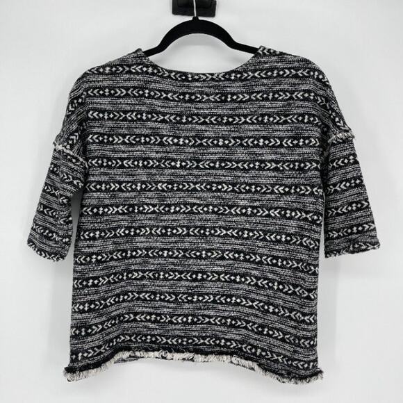 Jacqueline de Yong Black and White Chevron Pattern Eyelash Trim Top GUC- size XS - Picture 6 of 10